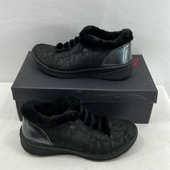 Bzees Golden Bootie- Black Micro/Black- Size 5M- New - Picture 1 of 7